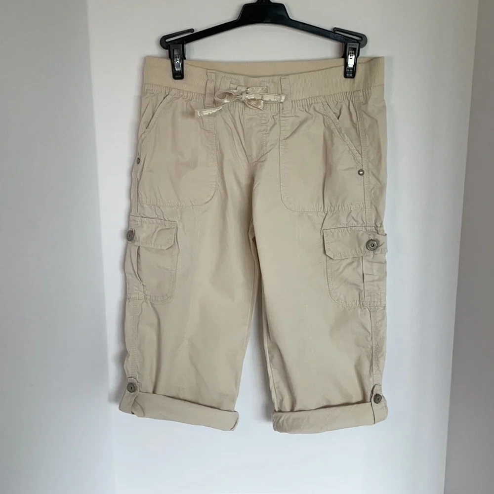 Justice cream crop pants youth size 14 - Can wear 3 different ways!